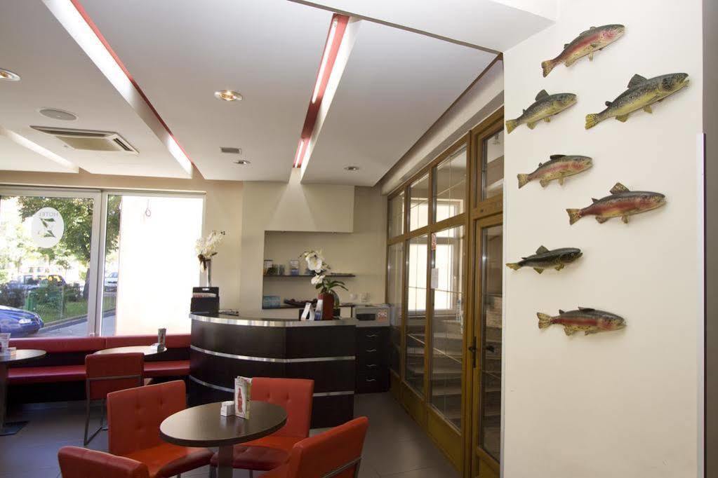 אוטוצאץ Hotel Zvonimir מראה חיצוני תמונה